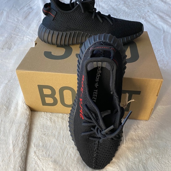 💥💥6️⃣0️⃣0️⃣💥💥 YEEZY BOOST 350 v2 CoreBlack - Picture 4 of 6